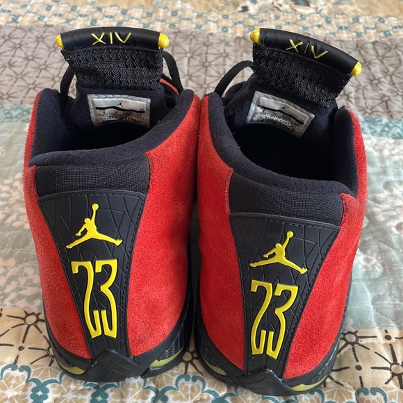 2014 Jordan 14 Retro Challenge Red “Ferrari”, Size 9 - Picture 6 of 16
